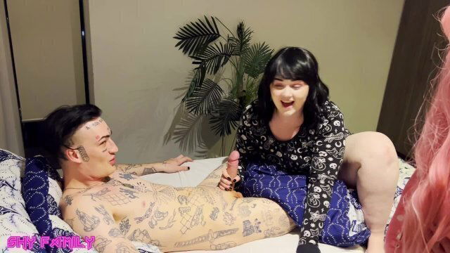 Cagut Horny Pawg Best Friend Sneaking Into Stepbros room Wake With Sloppy Blowjob