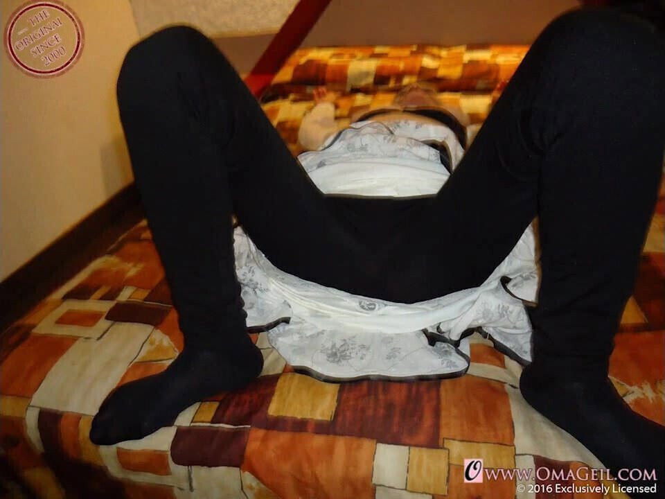 OmaGeiL Extra Old Amateur Grandmas Enjoying