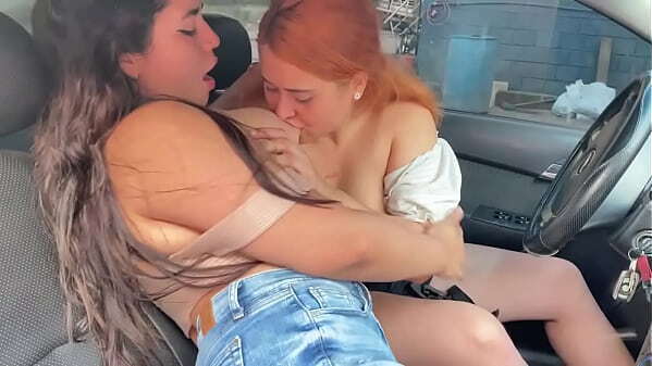 PIDO TAXI TERMINO FOLLADONDO CONDUCTORA HASTA HACERME VENIR CARRO RSPOSADA