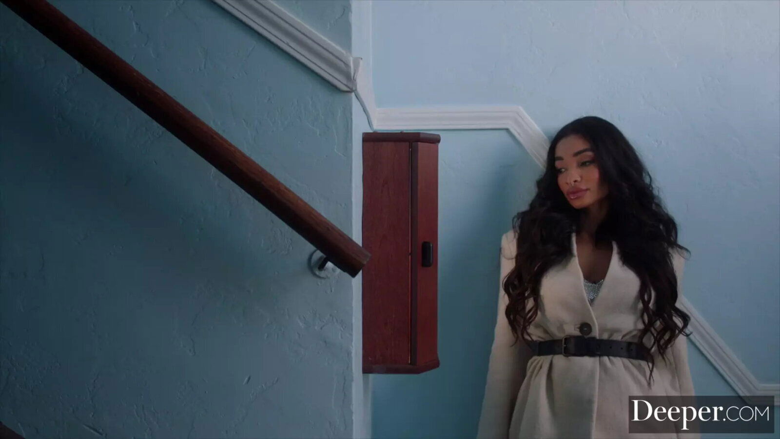 Gorgeous Milf Medusa Squirts Hard Over