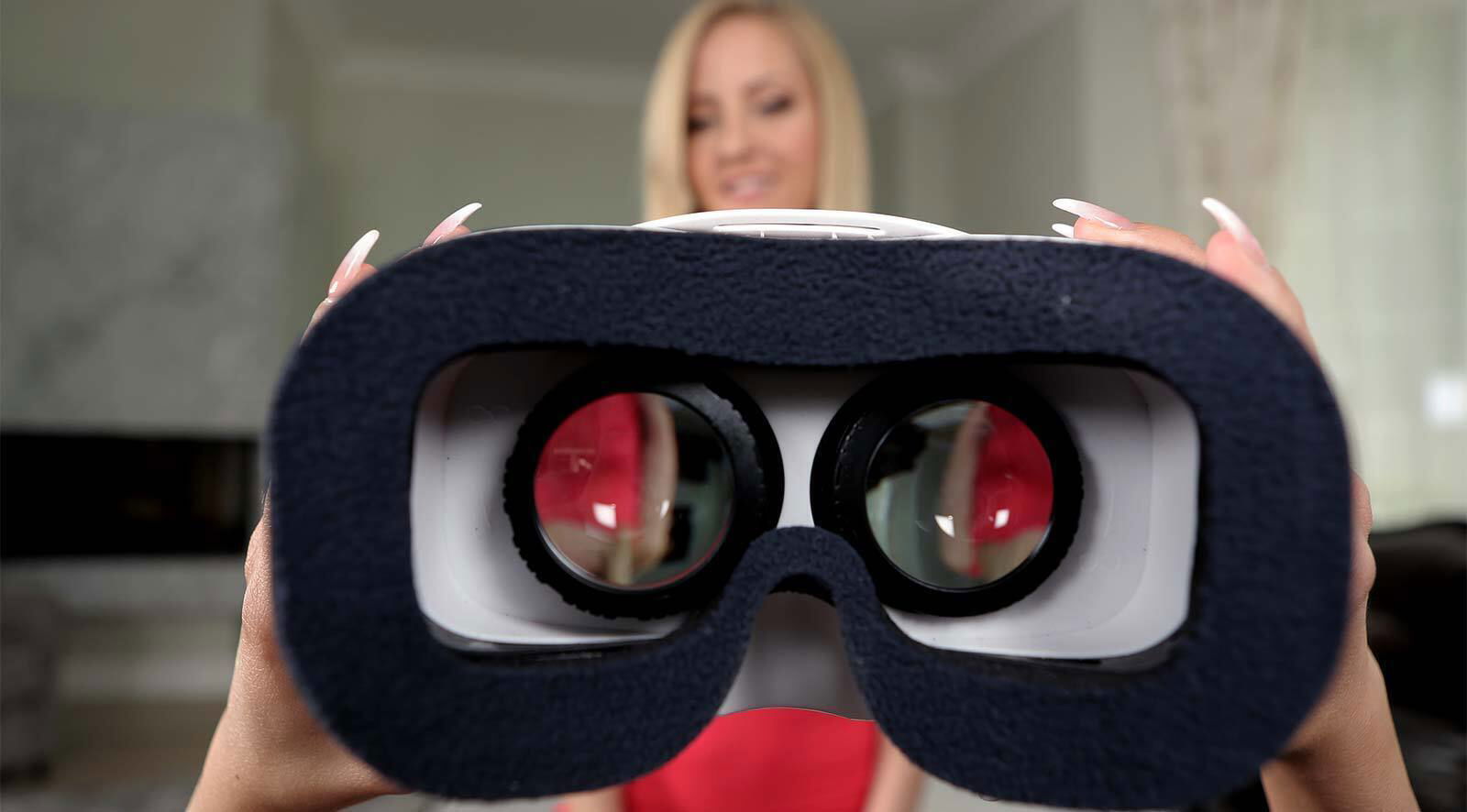 Virtual Reality Girls - RealityLovers