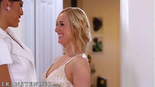 Asian Venus banging blonde Kate Englands pussy