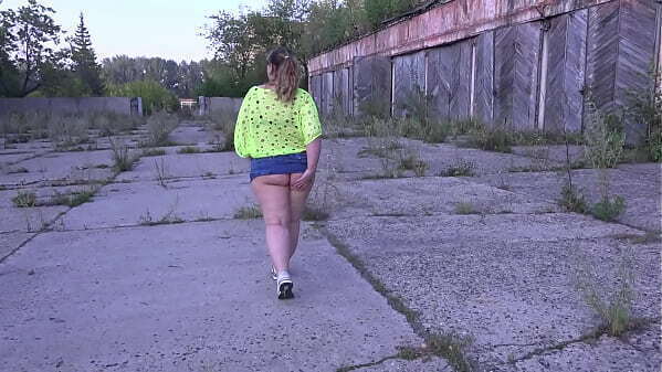 walking under short skirt outdoors. Curvy MILF strips public. PAWG. Amateur fetish.