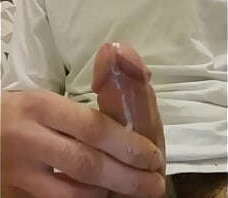 Minha irm&atilde_ foi trabalhar e dei v&aacute_rias gozadas pensado nela