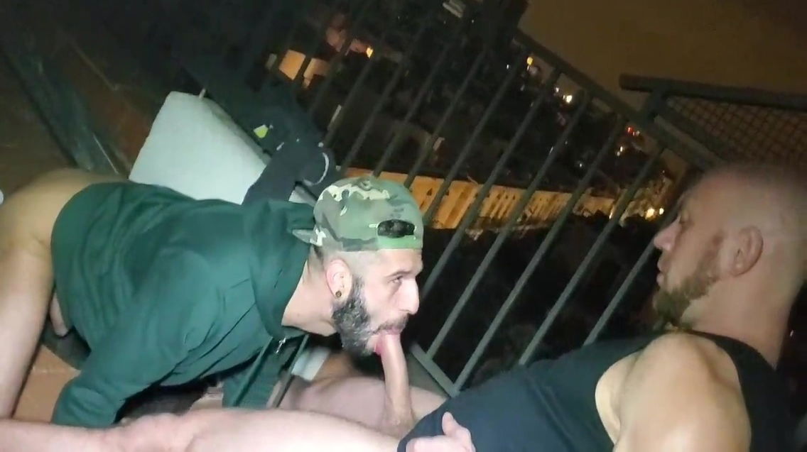 Muscle Stepdaddy Zarec With Dick Fucks Romeo Davis Bareback