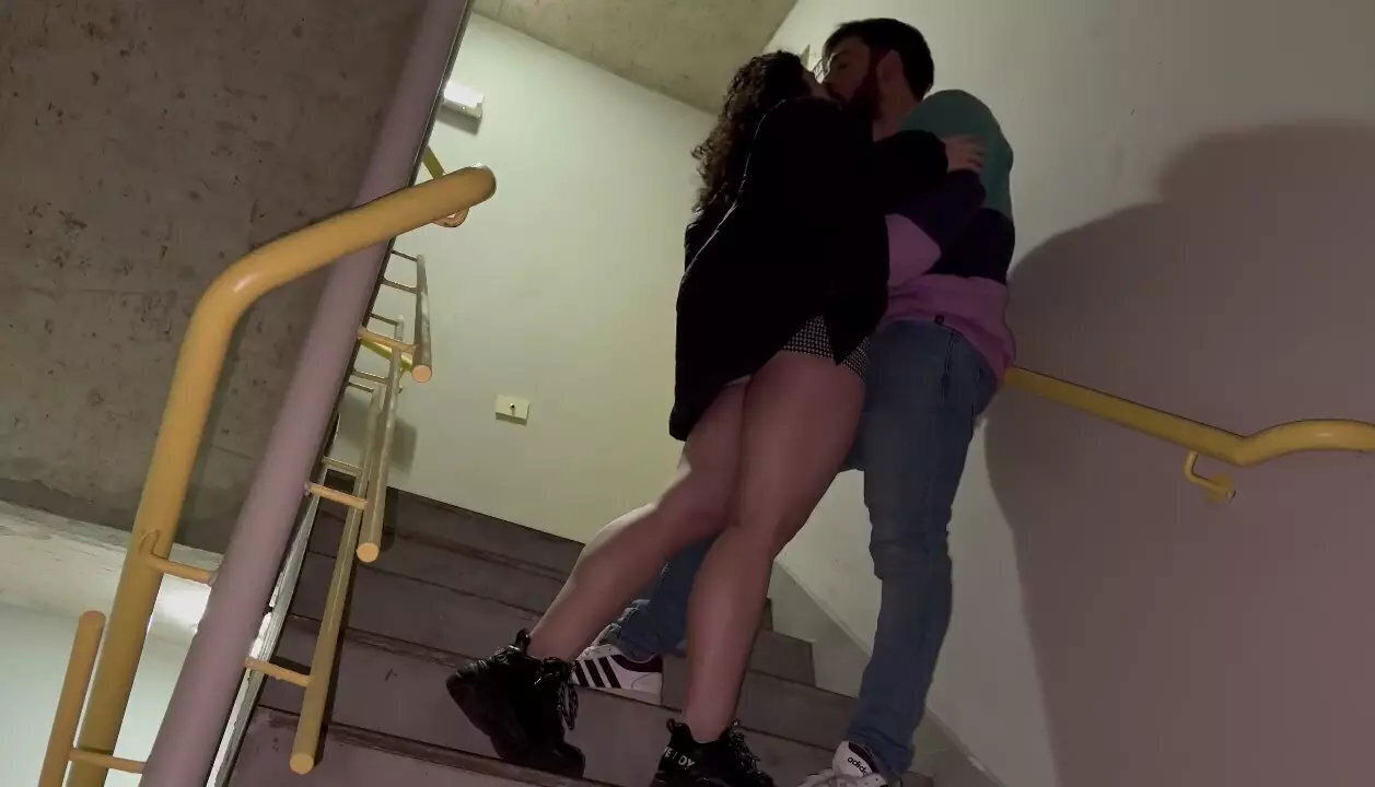 Me Folle a Mi Vecina Argentina Por Qué El Ascensor Estaba En Mantenimiento - ...