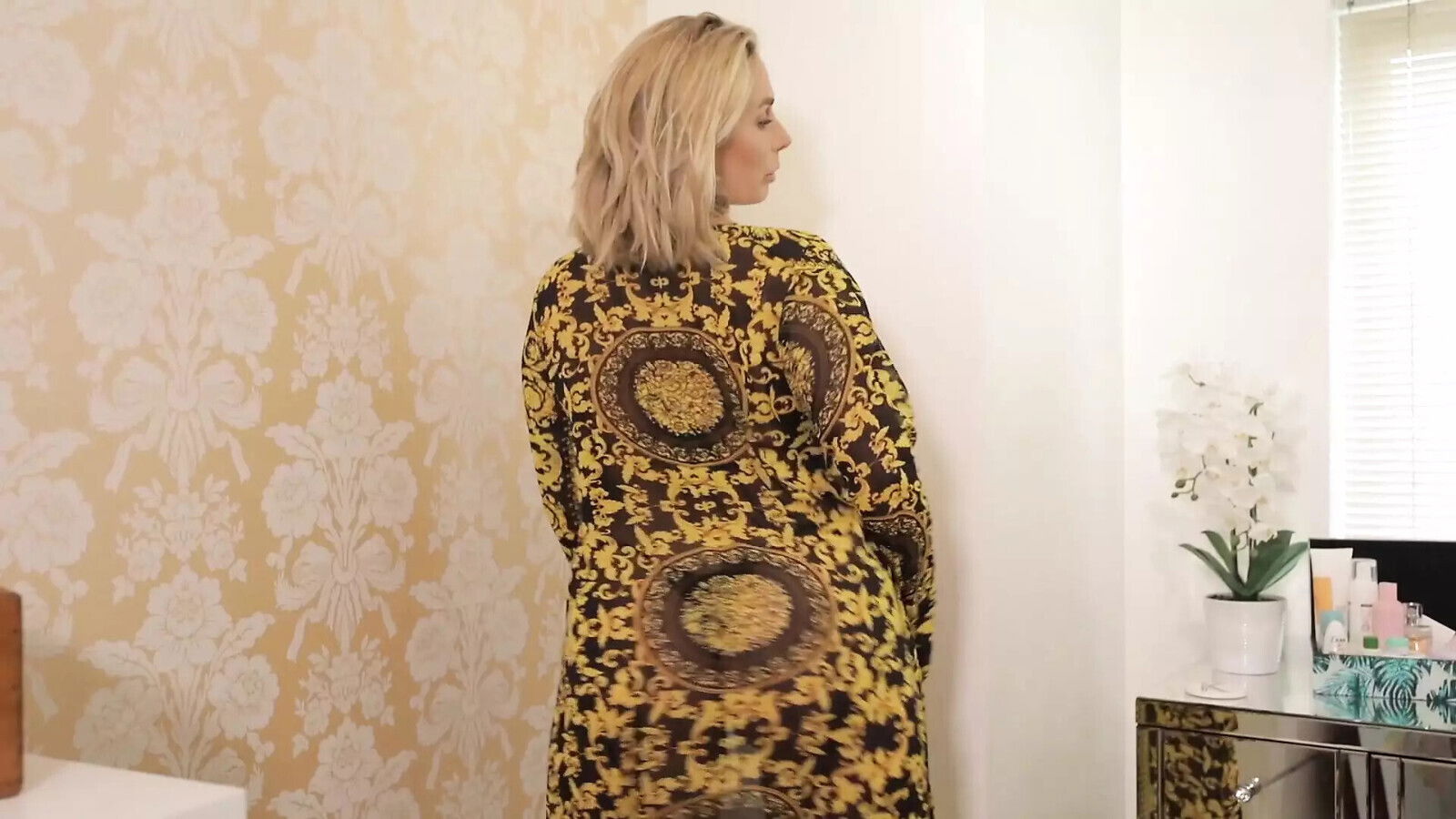 Your PAWG Goddess Wants Worship Because Worthy Told Might