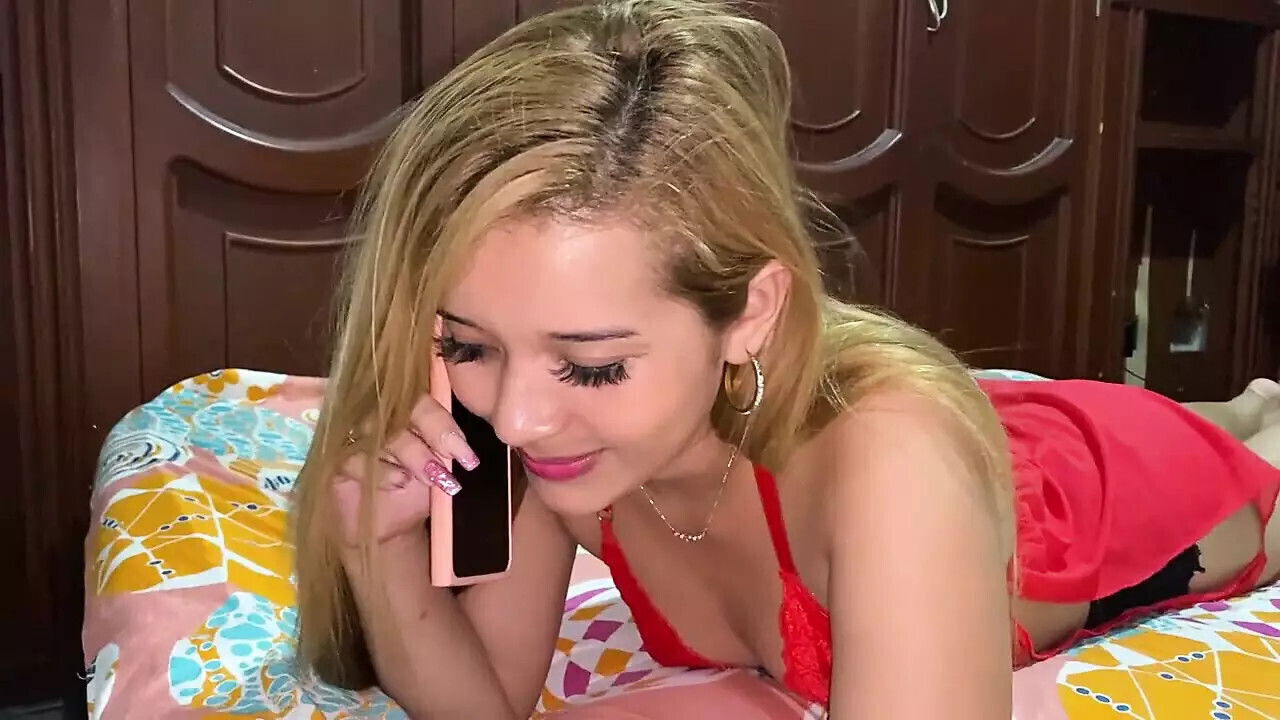 When talking cell phone with boyfriend, stepbrother came into room fucked filled hand with