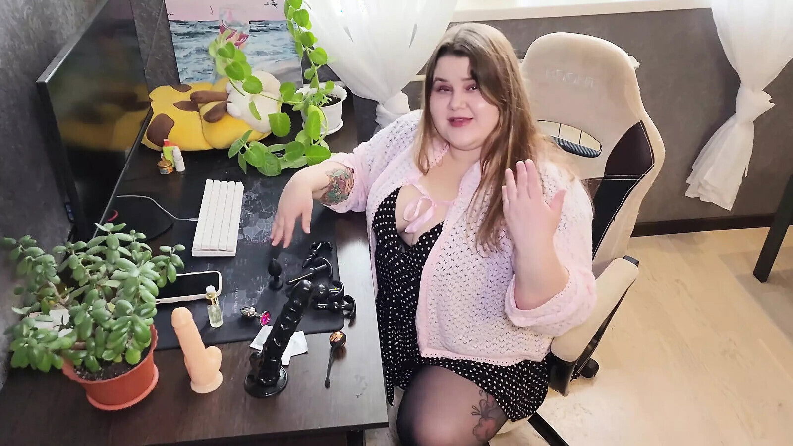 Russian Shop Chubby Assistant Shows Collection Dildos Plugs