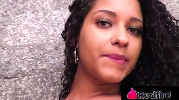 Toda gostosa Alessandra carvalho fodendo hard pirocudo