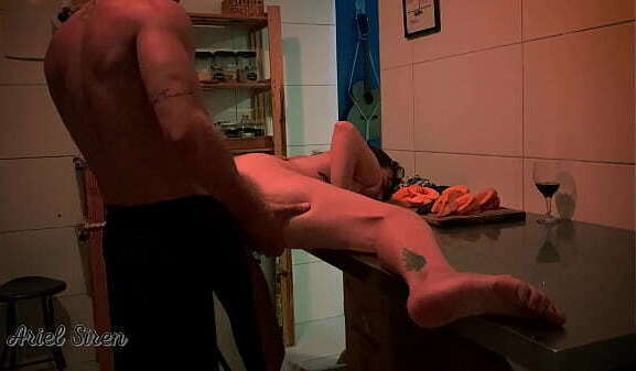 Sexo cozinha Brasileira bunda perfeita