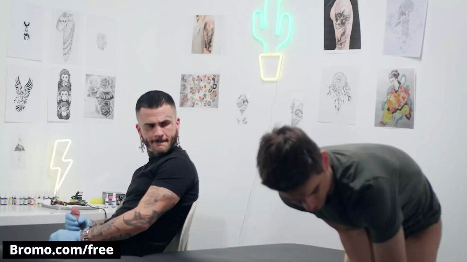 Skinny Twink Ivankov Gets Asshole Drilled Super Sexy Tattoo Artist Tatem BROMO