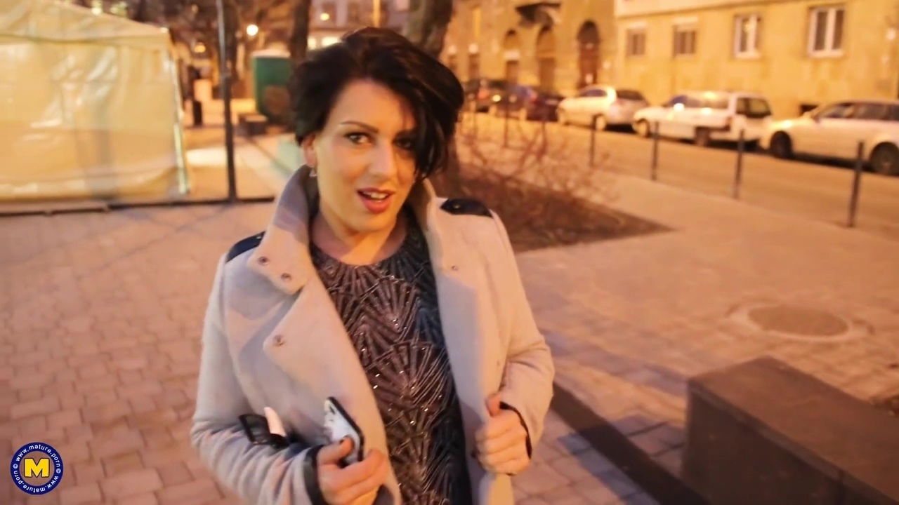 Aisha Bahadur Mature Butt