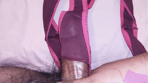 Corrida r&aacute_pida sobre tanga nueva reci&eacute_n usada novia