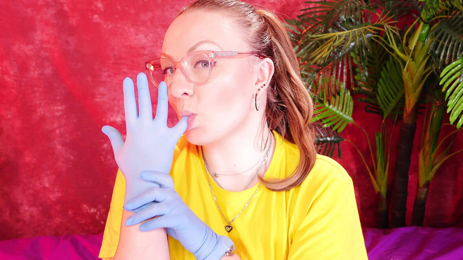 Asmr Video with Medical Nitrile Gloves (arya Grander)