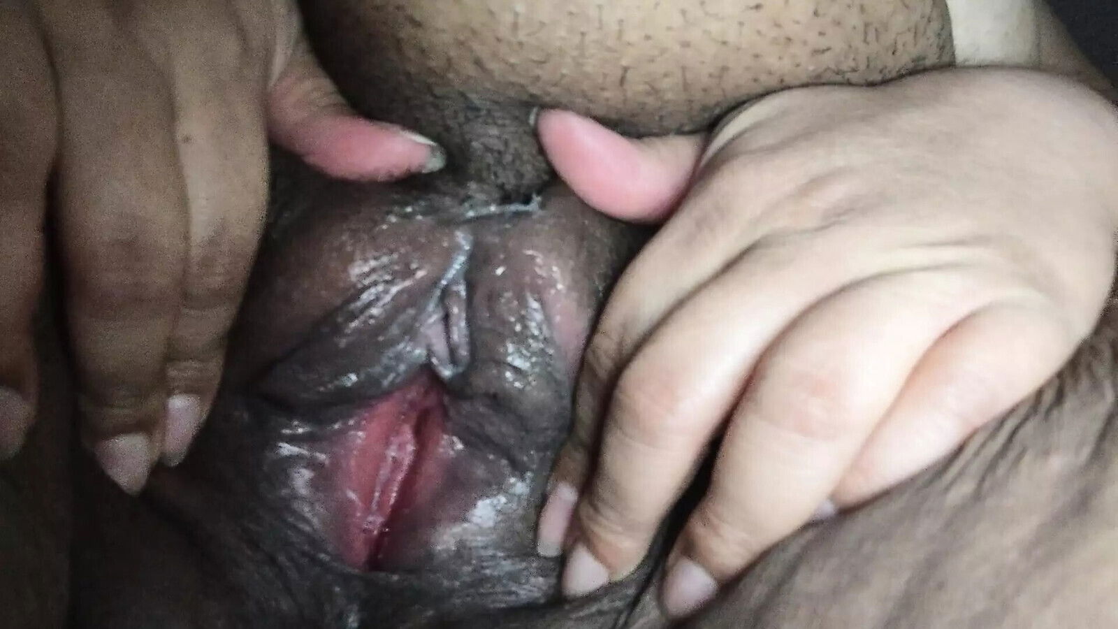 Kitty Rosario horny housewife masturbate upclose creamy