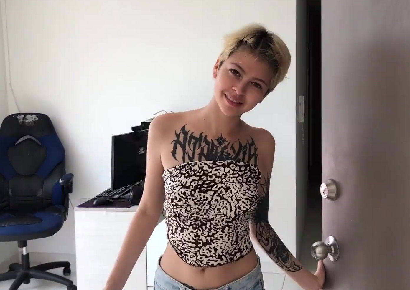 Spanish stepsister changes clothes gets fucked jizzed