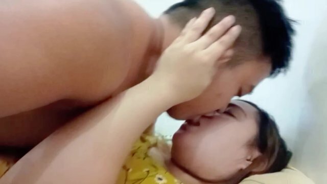 Pinay college student, grind malala ibabaw kaklase kaya nilabasan