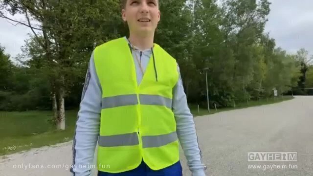 Ondrej Seno jerk public restroom (known Rico Loko, Charlie Reed, Paul Mason, Tony Sweet)