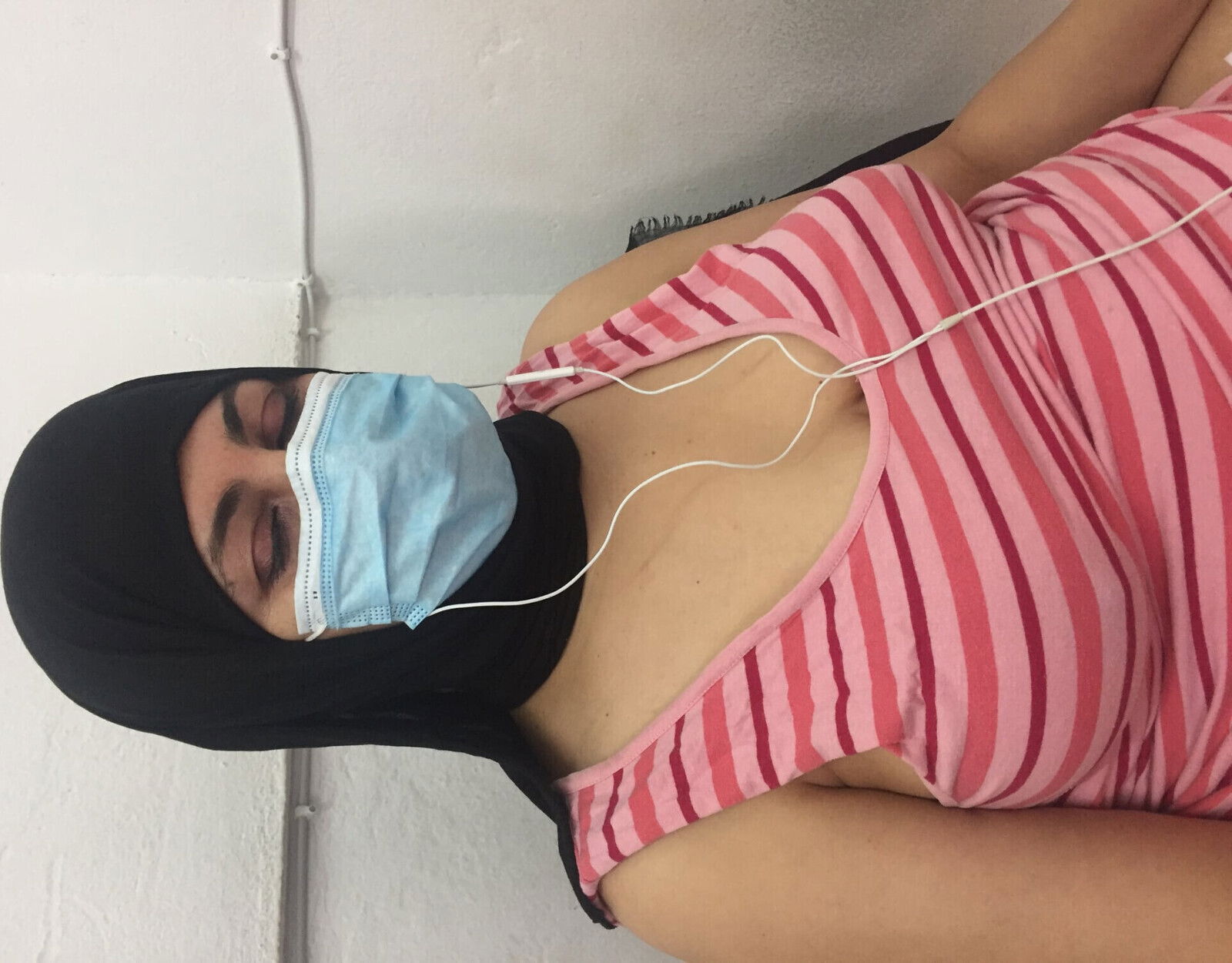 wife masturbates please subscriber