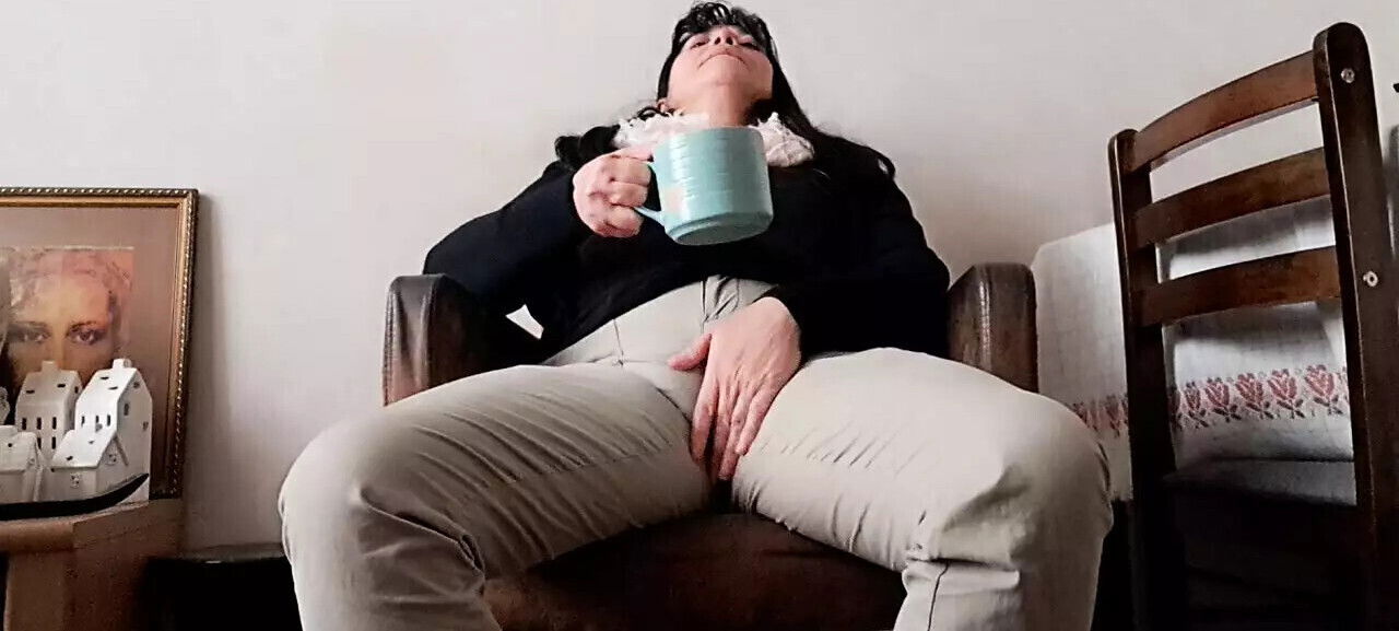 Daring stepmother masturbates front stepson silence