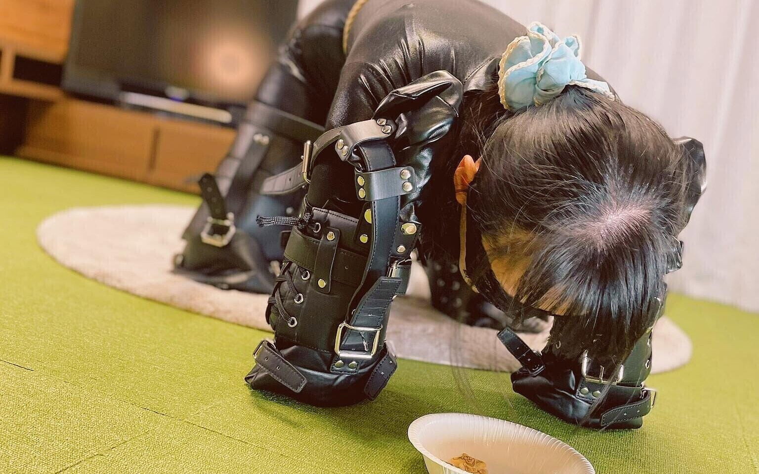 Vibrator Play Meal Time