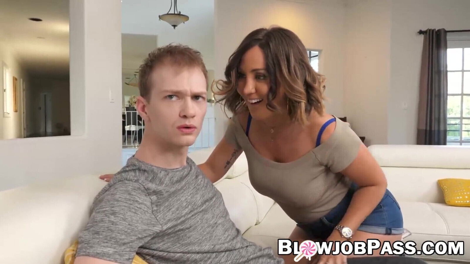 Horny MILF Betty Foxxx blowing young jizz mouth