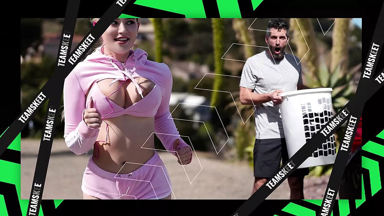 Horny Stepson Gives Stacked Stepmom Kayy Full Service