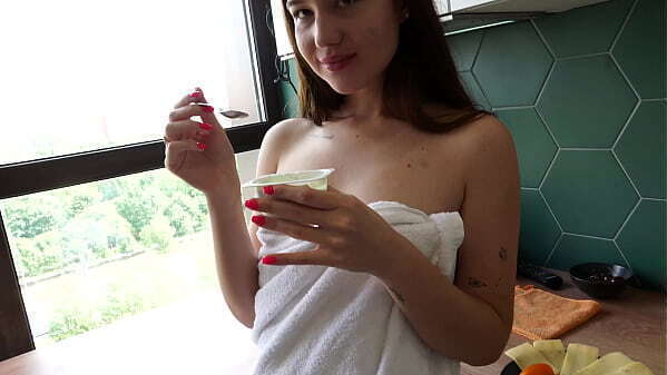 Using tight pussy hole kitchen CREAMPIE