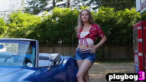 brunette teen Maija Riika posed sport exposed stunning body