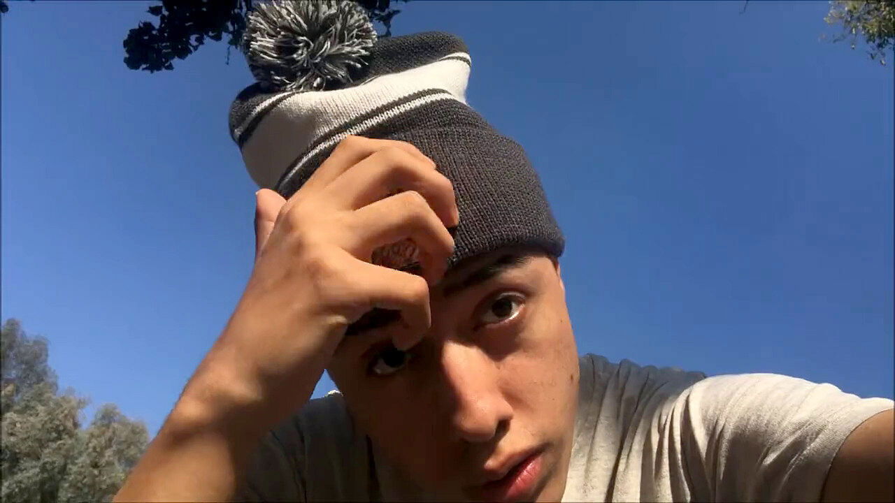 Erotic backyard sagging with SexySaggerYo