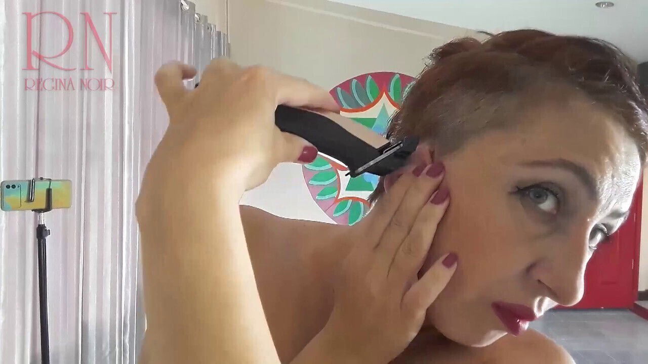 Bare naturist hairstylist cuts hair nude. Featuring Regina Noir!