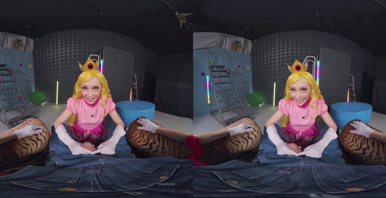 Super Mario Parody porn: Princess Peach gets fucked cosplay
