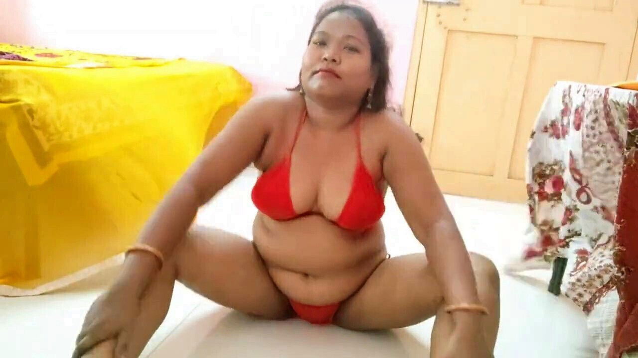 Stunning lady shows charms Part