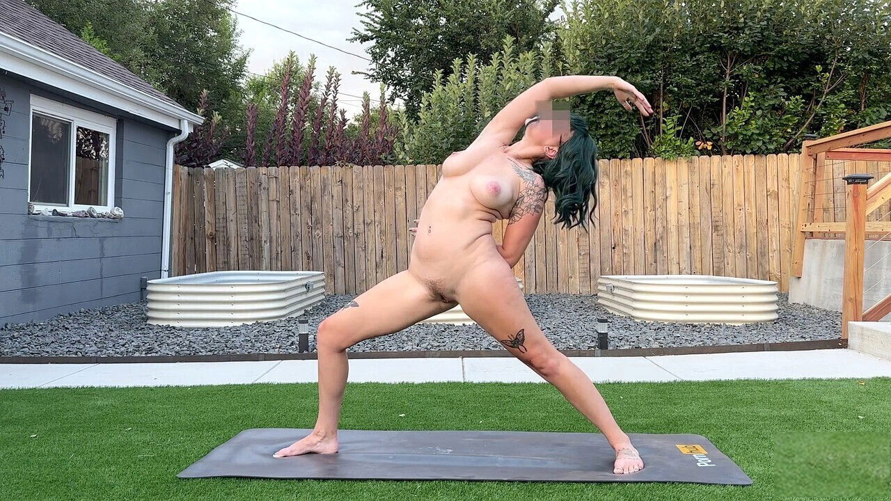 Busty, milf with huge natural enjoys outdoor yoga class