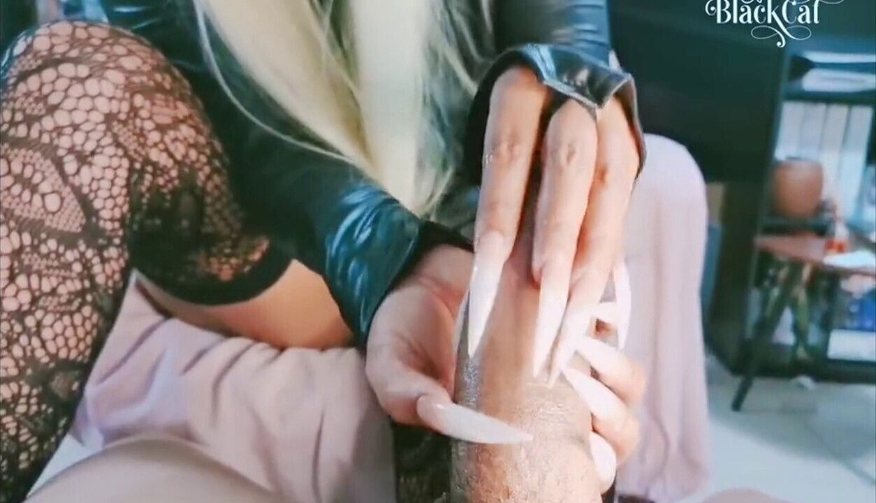 Latina with long nails gives kinky hand leading intense release