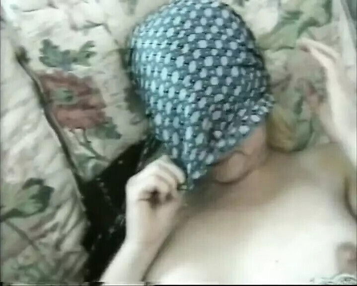 Exclusive German amateur video with busty cougar eager