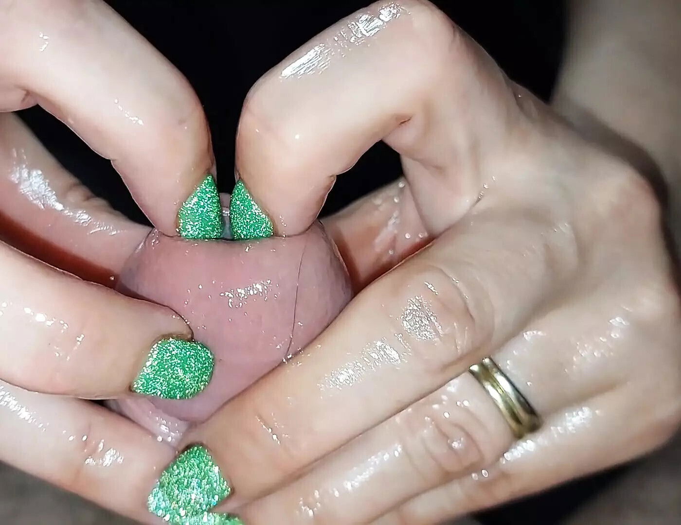 Nails insertion peehole cumshot