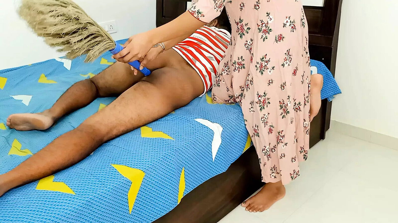 Komal apne pati gand zadu diya