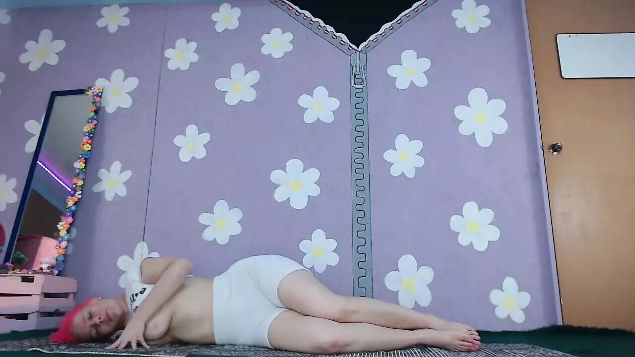 Yoga Workout Cute Milf Flashing Boobs Slip Piercings