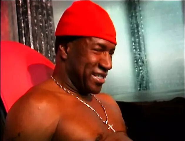 Player jizzes ebony exotic dancer's face after giving black penetration