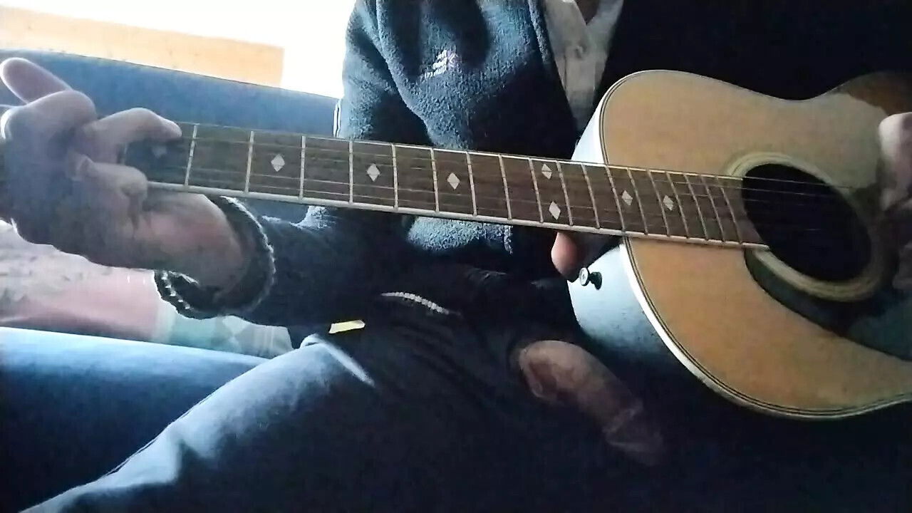 Petite branlette bien epais