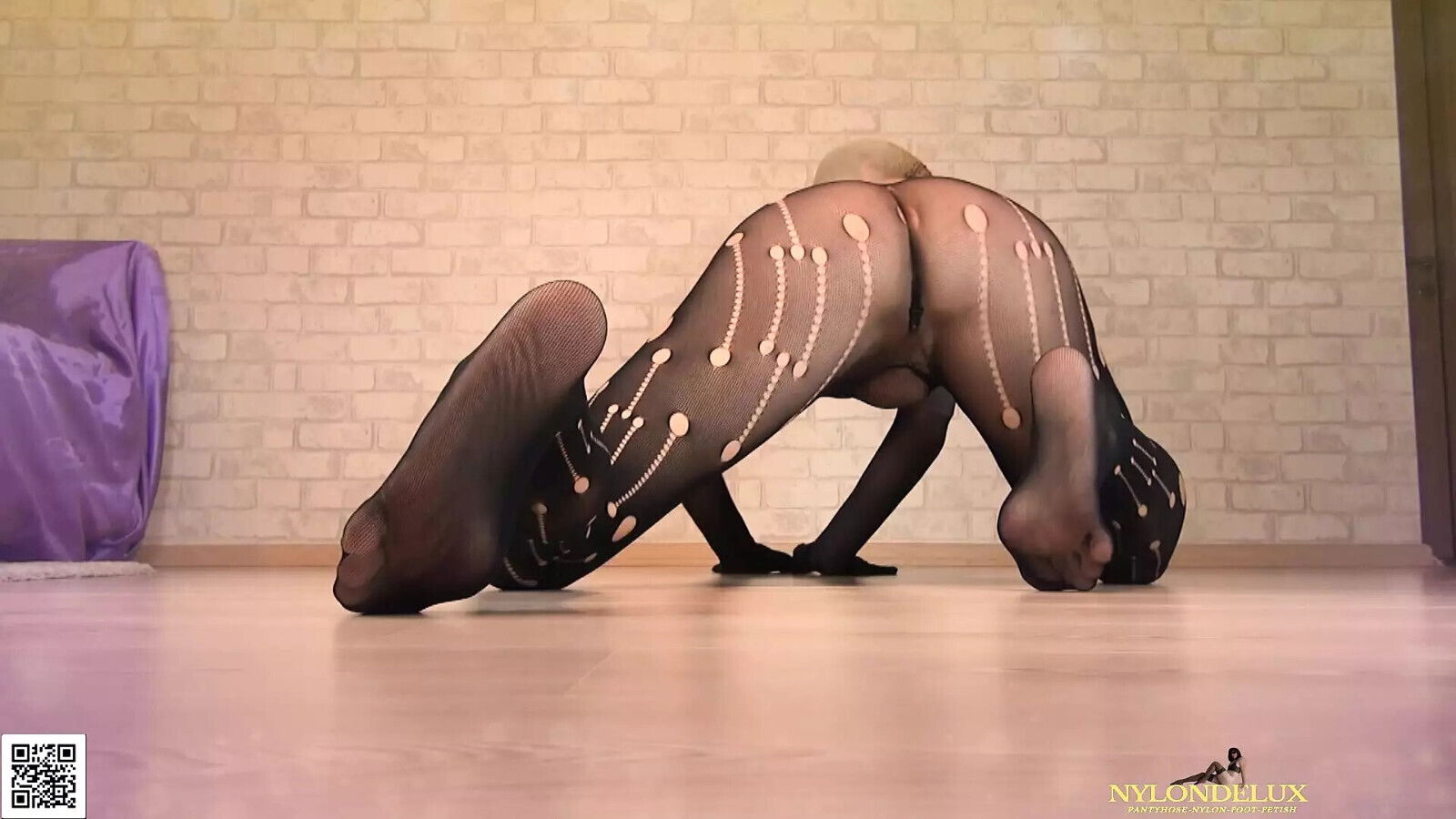 dance striptease-hands free nylon