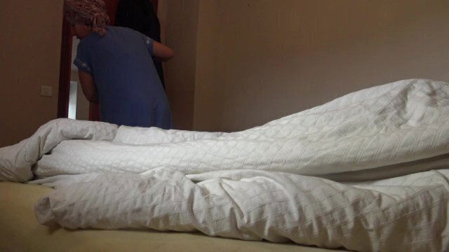 femme ménage algérienne choquée lorsque rappeur français montre grosse bite noire