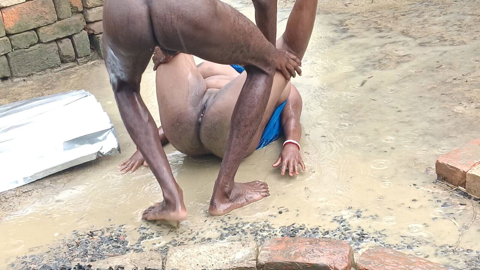 Barish mein bhabhi chudai bahut maja