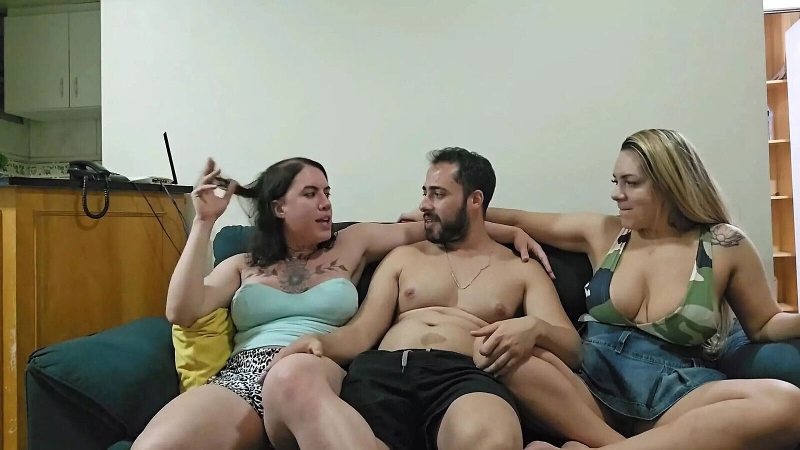 Melissa with Suzie Slut Taking with Skull