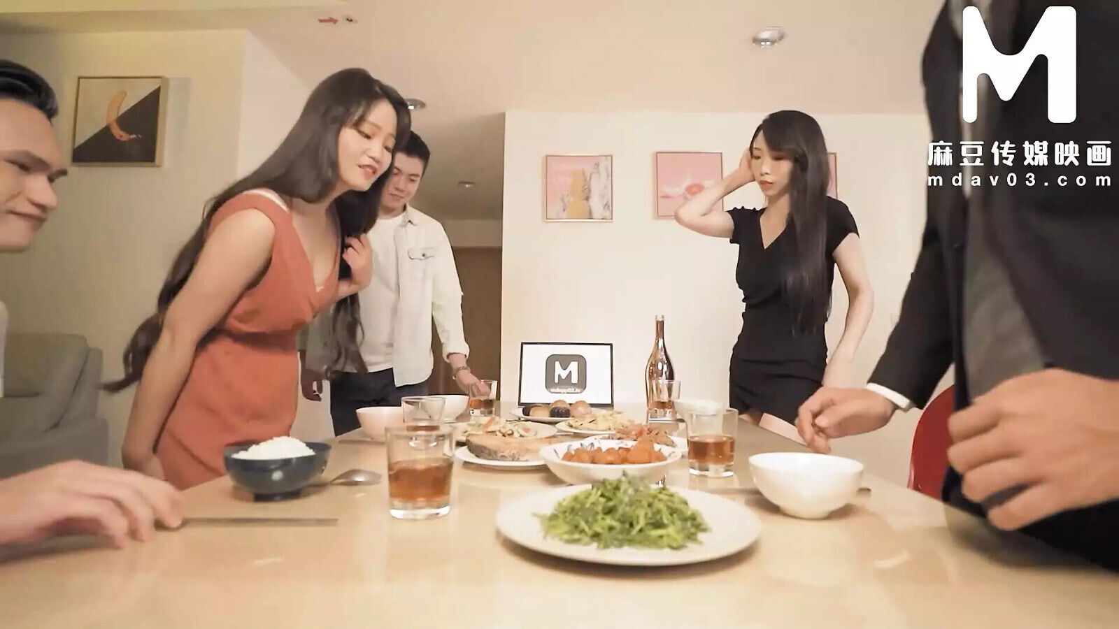 ModelMedia Enjoying barbecuing Mid-Autumn Festival, having group