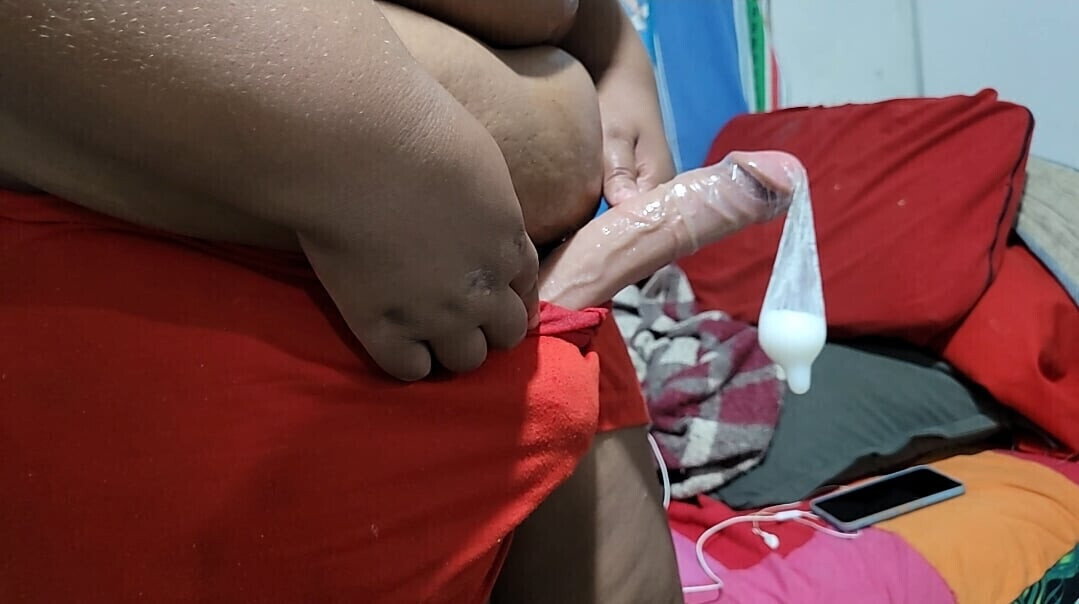 (Futanari) Stepmom shows stepson cums