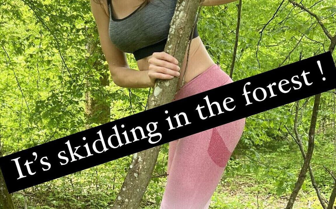 Blowjob Then Fuck Middle Forest Without Protection Finish Swallows Sperm!