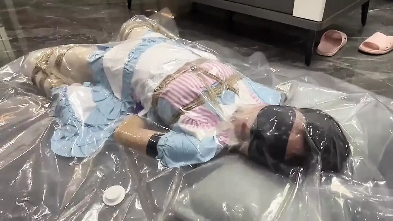 Training Insulting Sexy Girlfriend